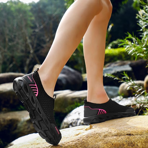 chaussures d'eau, chaussures de natation, chaussures aqua, chaussures d'eau à enfiler