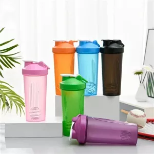 shaker, bouteille shaker, bouteille d'eau de sport, shaker à protéines, shaker de poudre protéinée, shaker de gym, shaker de sport