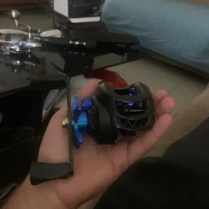 Moulinet de pêche à baitcasting reçu du client Gray.